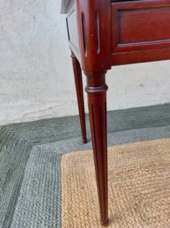 Leather Top Desk -Room Fold Zone e61eca36 a246 4181 819b ff781d545b36