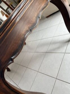 Louis XV Style Table -Room Fold Zone e67739ba 5b47 4096 bc80 b2f0db554f3b