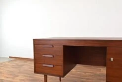 Mid-Cetury German Walnut Desk, 1960s. -Room Fold Zone e6a0dc34 b967 4eaa a1f6 1d58a1d52c53