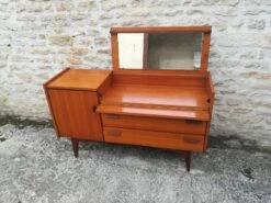 Scandinavian Dressing Table -Room Fold Zone e765cbec f5ba 4d8a 9e78 32aff30eae63