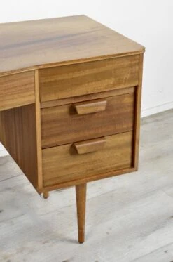 Midcentury Uniflex Walnut And Beech Concave Desk Designed By Gunther Hoffstead, -Room Fold Zone e808b2e7 993a 4aaa b5c6 b19efd9a1430