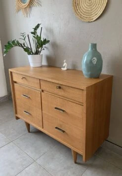 Large Vintage 6-drawer Chest Of Drawers From The 50s In Oak. -Room Fold Zone e8dcffe3 1935 4804 a00f f22ff8a15228