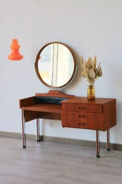 Dressing Table - Large Round Mirror - 1960s -Room Fold Zone eee170ce 97d1 4562 a4ef 406ed7ca1305
