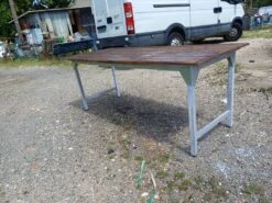 Industrial Table In Aluminum And Wood -Room Fold Zone efe0b6ed c6a0 47ed 8e09 cfe663a88ce0