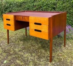 Scandinavian Desk From The 60s In Teak -Room Fold Zone f21c1232 d6cd 4ace bf50 948009f70838