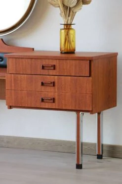 Dressing Table - Large Round Mirror - 1960s -Room Fold Zone f42d3b66 8d21 47ae 8657 22c571e56a45