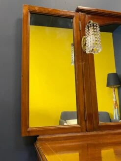 Dressing Table, Triptych Mirror And Tassel Lamps 37 Dressing Table, Triptych Mirror And Tassel Lamps -Room Fold Zone f6582329 9f7c 41e7 a4cf 803ab34a1426