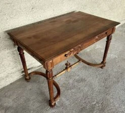 Renaissance Style Walnut Desk -Room Fold Zone f8c691b5 8ce2 4458 8930 d4c56baab8f9