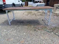 Industrial Table In Aluminum And Wood -Room Fold Zone fc4d545a 491f 4e97 9569 9affc8b6f103