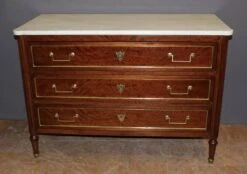 Louis XVI Chest Of Drawers In Mahogany And Brass, Early 19th Century -Room Fold Zone fdb5f60d 170e 4aa6 b9a5 796e7f710a97