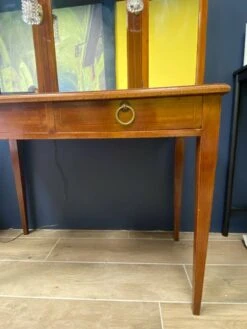 Dressing Table, Triptych Mirror And Tassel Lamps 22 Dressing Table, Triptych Mirror And Tassel Lamps -Room Fold Zone fdcaf0df 2dec 410f 95e5 3637fdf1dc33