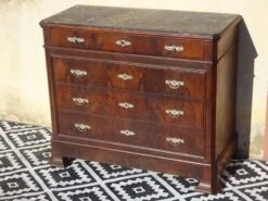 Large And Old Chest Of Drawers In Burl Walnut -Room Fold Zone ffb38b96 2e98 45ea b82c ffc041b1a0d6